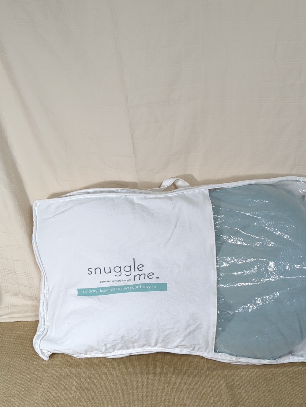 Snuggle Me infant Lounger w/Storage Case